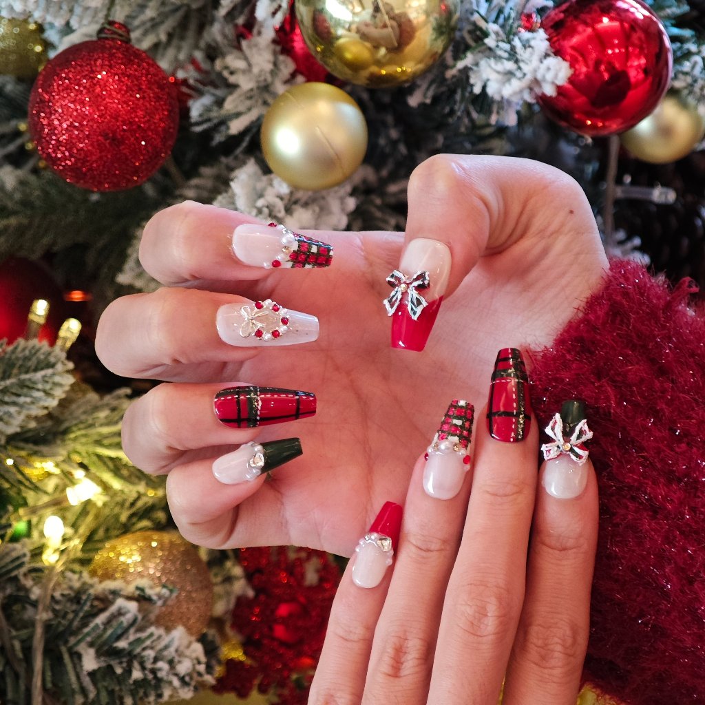 Holiday Charm Handmade Press On Nails - Arcanus Nails